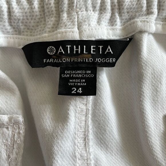 ATHLETA Farallon Printed Jogger, Spliced Magic Veil Grey, Size 24 - Picture 9 of 11